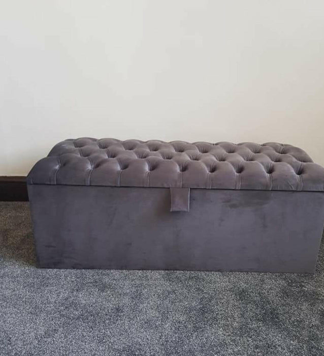 Chesterfield Plush Velvet Ottoman Box
