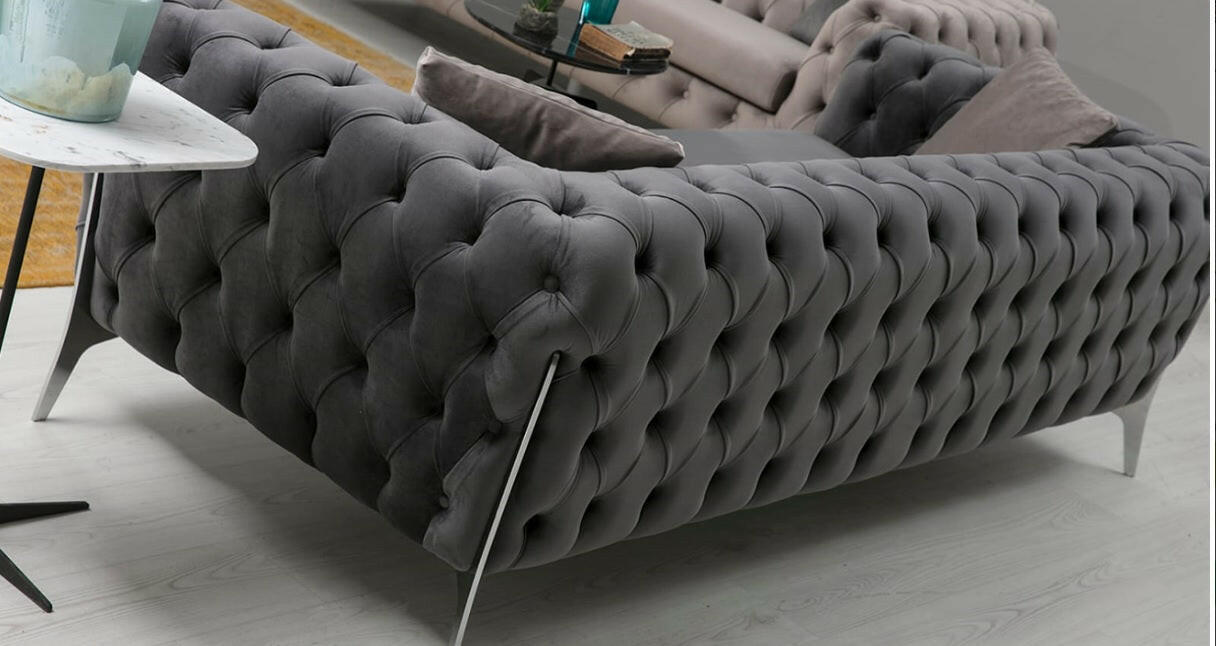 chesterfield sofa Chrometrimsofa goldtrimsofa velvetsofa dubaisofacollection plushvelvetsofas luxurysofa uniquesofas furniture sofas sofa cornersofa 3+2sofa homedecor design interiordesign livingroom home furnituredesigns love bespoke bespokesofas