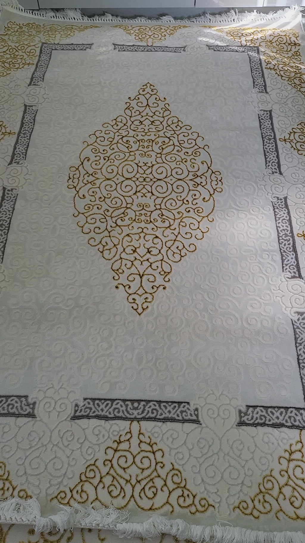 Aletta Rug 240 x 145 - Cream + Gold